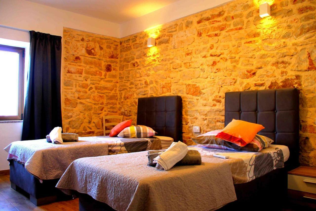 Sonia Rooms Póla Kültér fotó